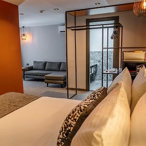 Camera con letto king size